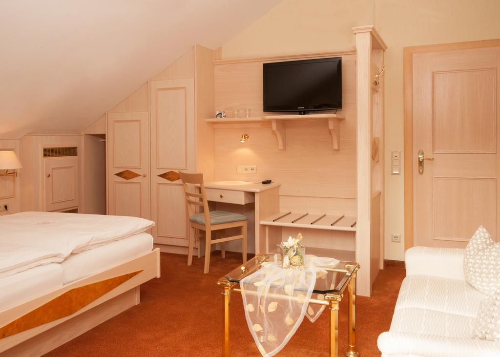 Hotel Zum Weissen Stein Kirchen  Habitación foto